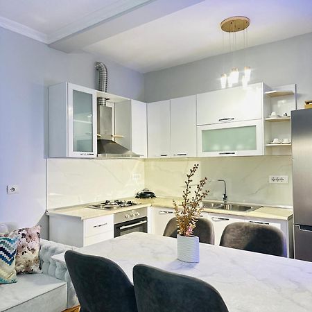 Bllok: Central Cozy Stay, 24/7 Self Check-In Tirana Kültér fotó