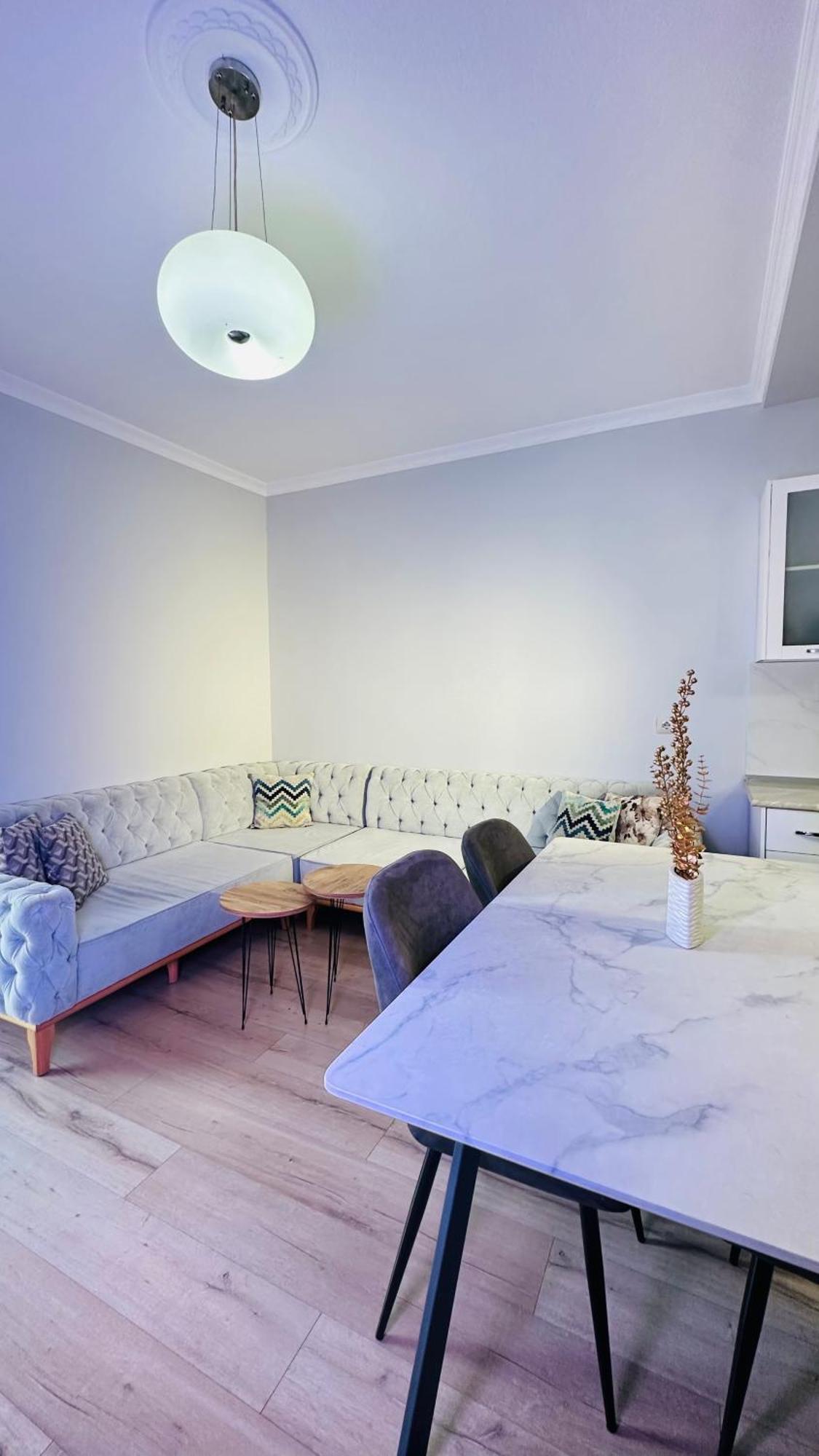 Bllok: Central Cozy Stay, 24/7 Self Check-In Tirana Kültér fotó